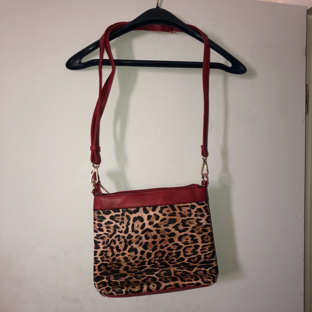 Cheetah purse with removable strap